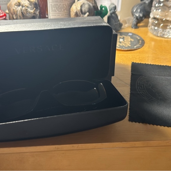 Versace men’s sunglasses - Picture 7 of 7